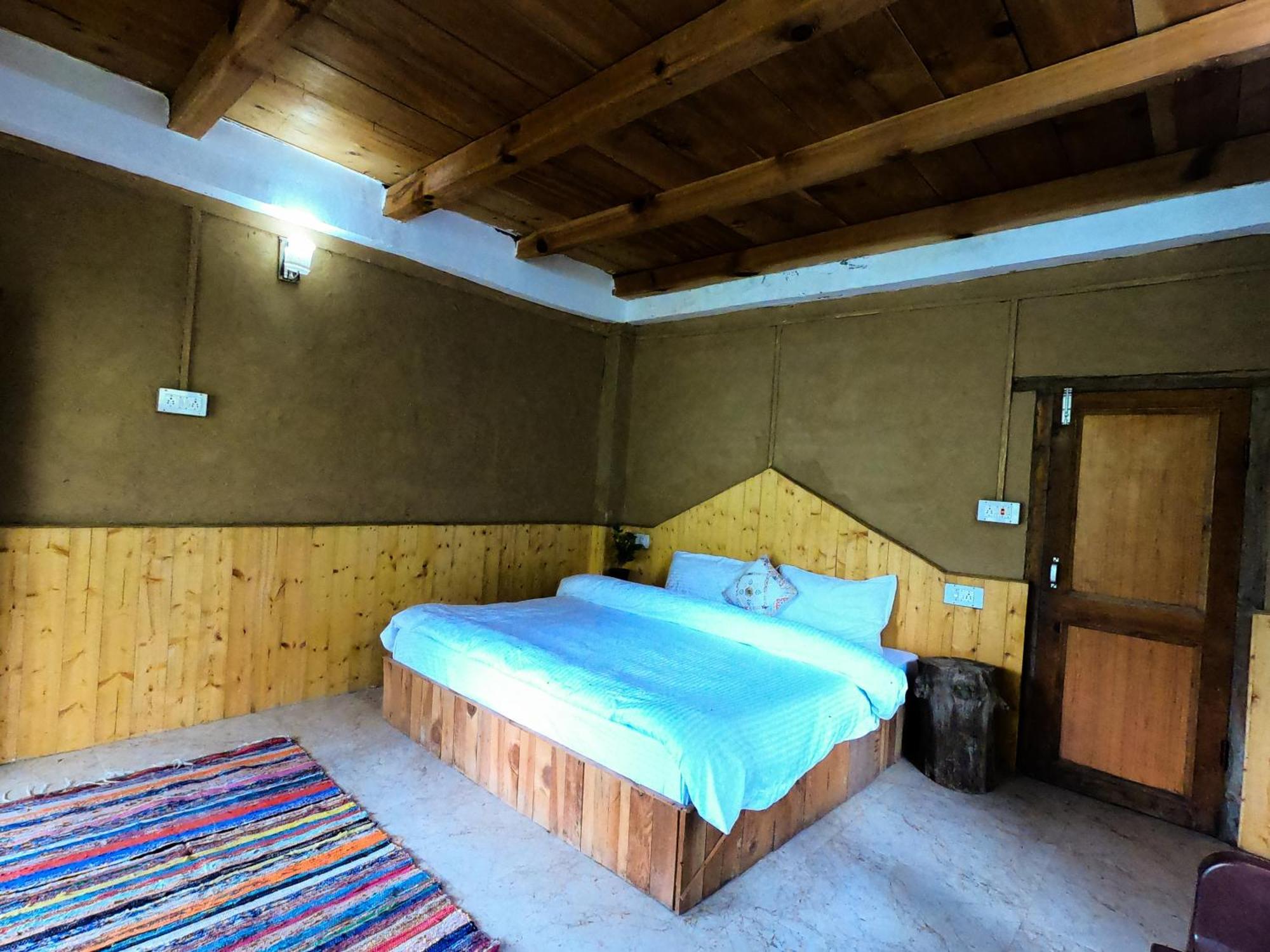 Tirthan Ecostay Gushaini Bagian luar foto