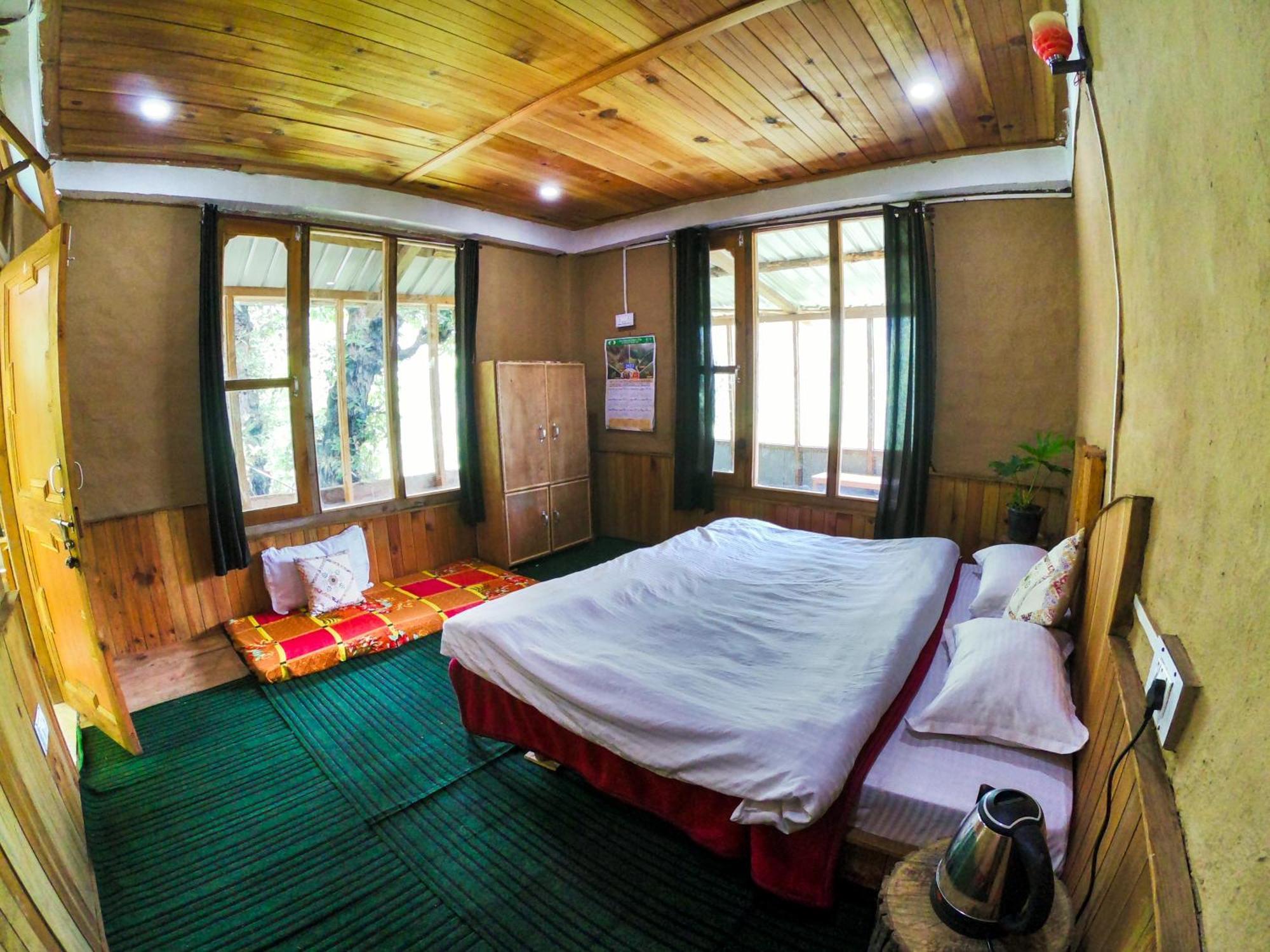 Tirthan Ecostay Gushaini Bagian luar foto