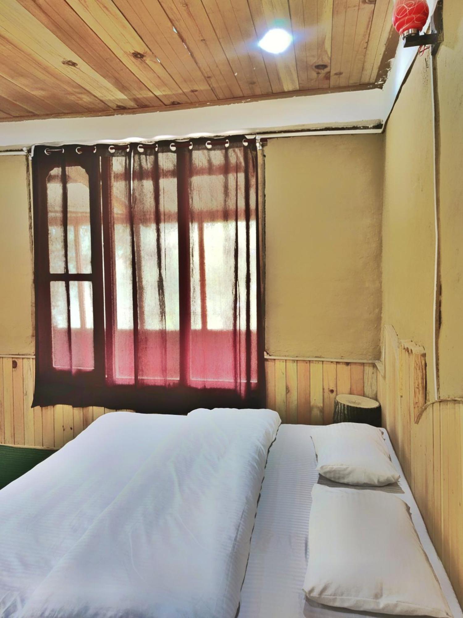 Tirthan Ecostay Gushaini Bagian luar foto
